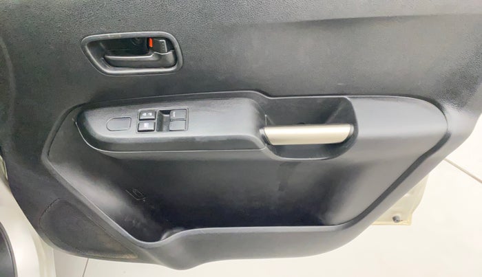 2017 Maruti IGNIS SIGMA 1.2, Petrol, Manual, 83,937 km, Driver Side Door Panels Control