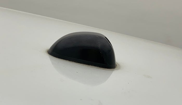 2013 Maruti Swift VXI, Petrol, Manual, 51,905 km, Roof - Antenna has minor damage