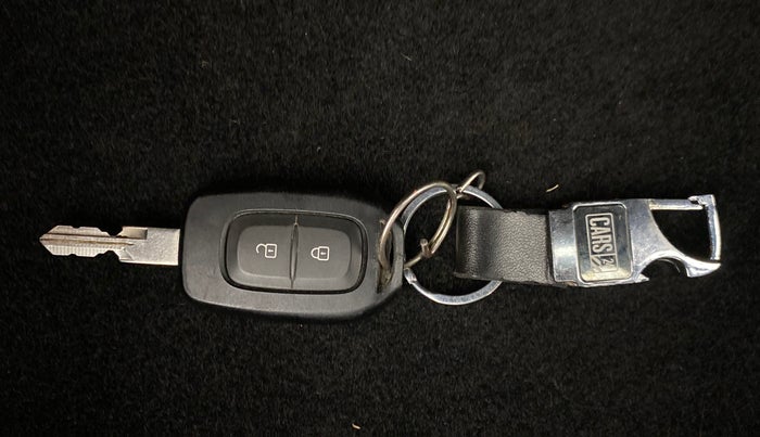2018 Renault Duster RXS CVT 106 PS, Petrol, Automatic, 13,450 km, Key Close Up