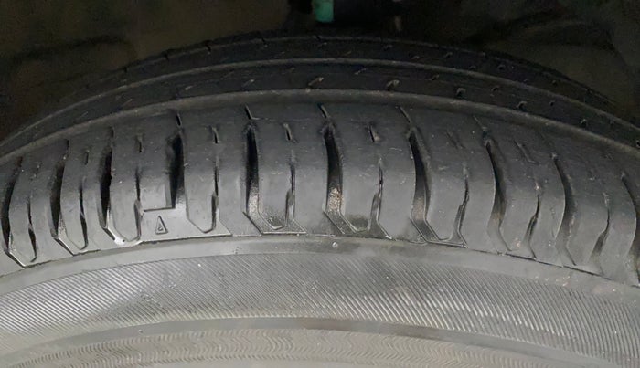 2017 Maruti Dzire VXI, Petrol, Manual, 34,678 km, Right Front Tyre Tread
