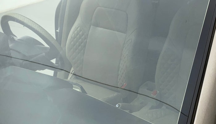 2017 Maruti Dzire VXI, Petrol, Manual, 34,678 km, Front windshield - Minor spot on windshield