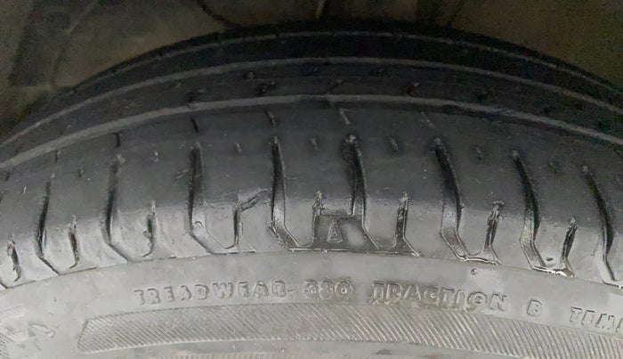 2017 Maruti Dzire VXI, Petrol, Manual, 34,678 km, Left Front Tyre Tread