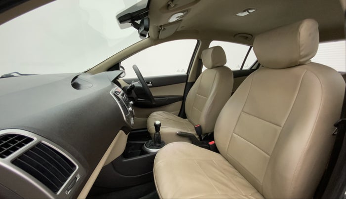 2013 Hyundai i20 SPORTZ 1.2, Petrol, Manual, 72,256 km, Right Side Front Door Cabin