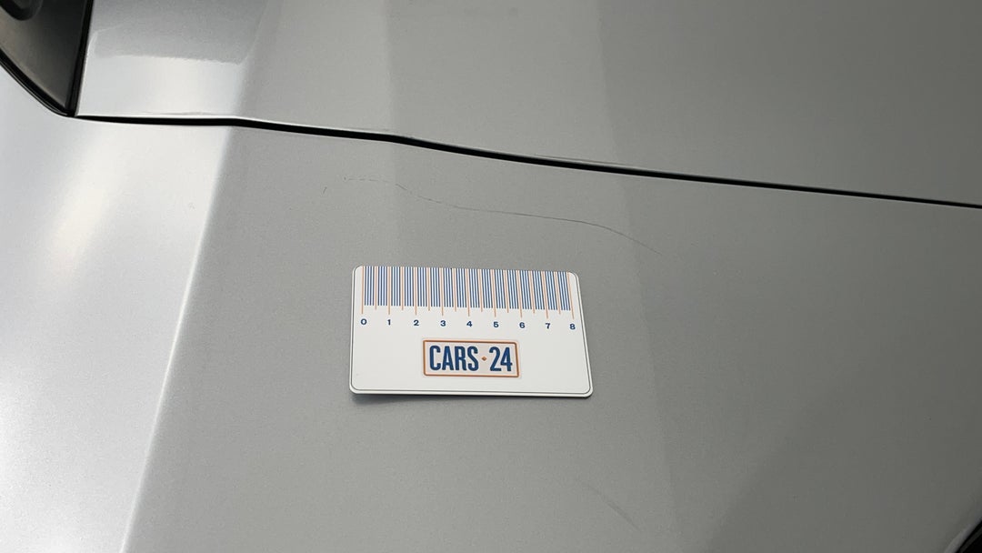 Quarter Panel Front LHS Guard Scratch