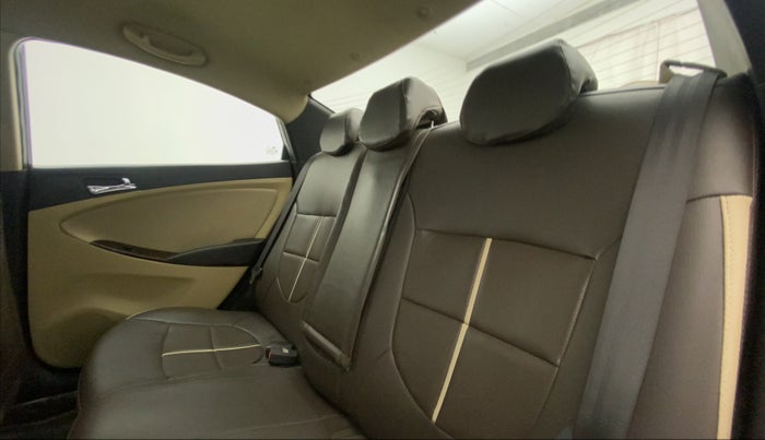 2013 Hyundai Verna FLUIDIC 1.6 VTVT SX, Petrol, Manual, 82,257 km, Right Side Rear Door Cabin