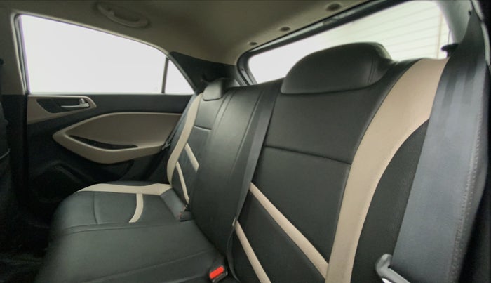 2018 Hyundai Elite i20 SPORTZ 1.2, Petrol, Manual, 21,428 km, Right Side Rear Door Cabin