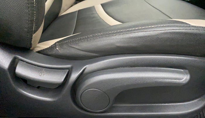 2018 Hyundai Elite i20 SPORTZ 1.2, Petrol, Manual, 21,428 km, Driver Side Adjustment Panel
