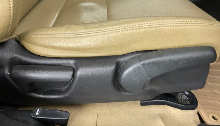 2017 Honda City ZX CVT, Petrol, Automatic, 75,452 km, Driver Side Adjustment Panel