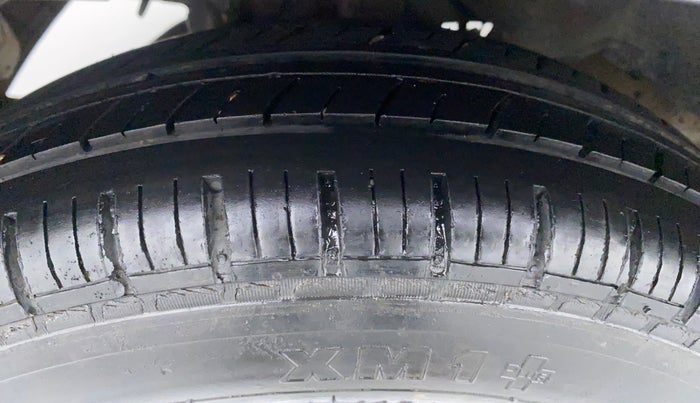 2014 Hyundai Eon D LITE PLUS, Petrol, Manual, 41,194 km, Right Rear Tyre Tread
