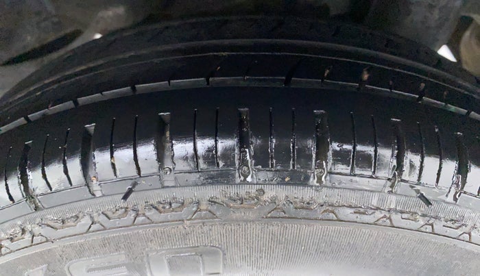2014 Hyundai Eon D LITE PLUS, Petrol, Manual, 41,194 km, Left Rear Tyre Tread