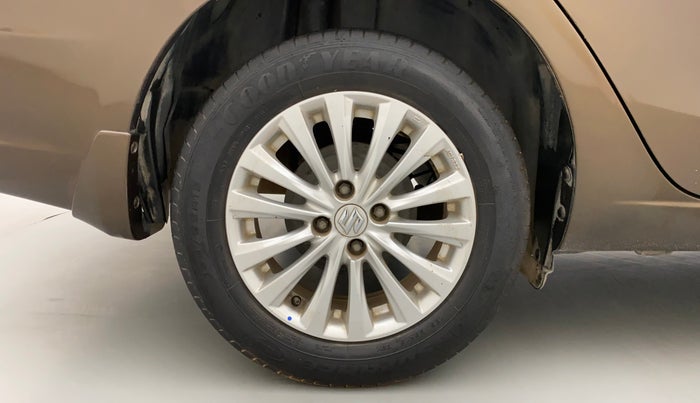 2015 Maruti Ciaz ZXI, Petrol, Manual, 54,694 km, Right Rear Wheel