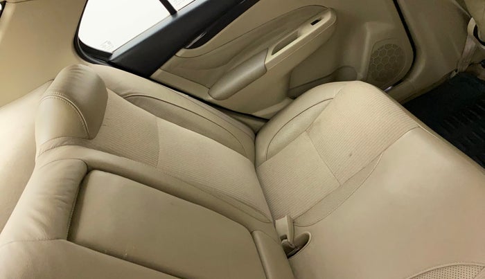 2015 Maruti Ciaz ZXI, Petrol, Manual, 54,694 km, Second-row left seat - Cover slightly stained