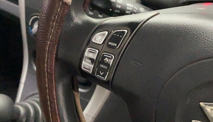2011 Maruti Ritz ZXI, Petrol, Manual, 83,970 km, Steering wheel - Sound system control not functional