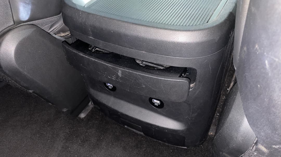 2021 Hyundai Staria Highlander, Automatic, 95607 km, Miscellaneous Interior Broken
