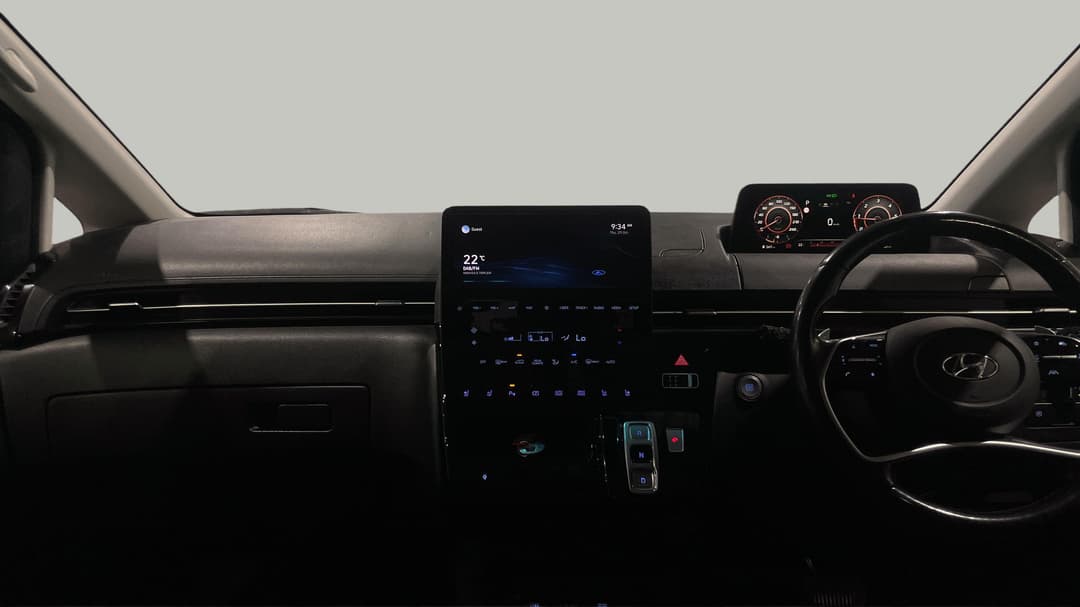 2021 Hyundai Staria Highlander, Automatic, 95607 km, Dashboard View