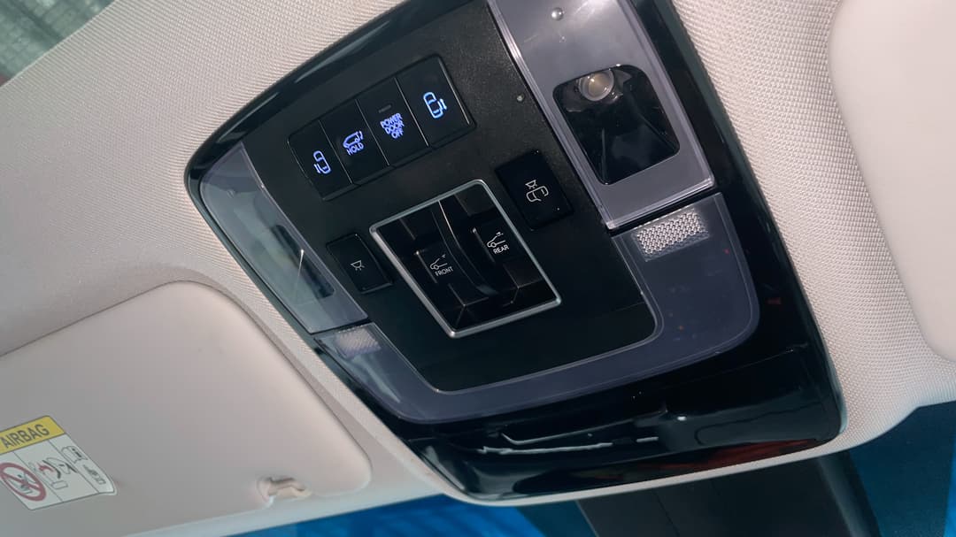 2021 Hyundai Staria Highlander, Automatic, 95607 km, On-Roof Controls/Sunglass holder
