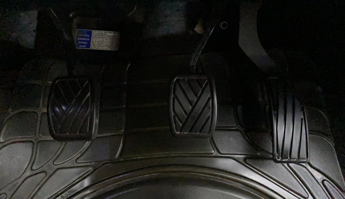2015 Maruti S Cross ZETA 1.3, Diesel, Manual, 95,189 km, Pedals