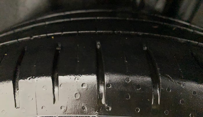 2015 Maruti S Cross ZETA 1.3, Diesel, Manual, 95,189 km, Left Rear Tyre Tread