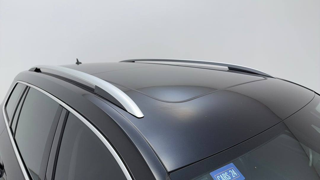 Roof/Sunroof View