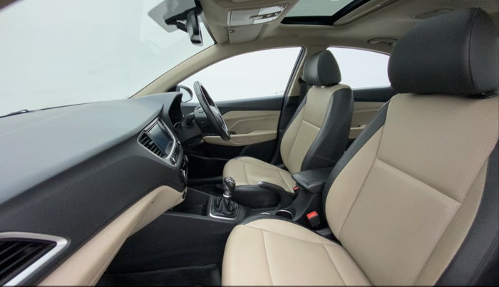 2018 Hyundai Verna 1.6 VTVT SX O, Petrol, Manual, 67,110 km, Right Side Front Door Cabin