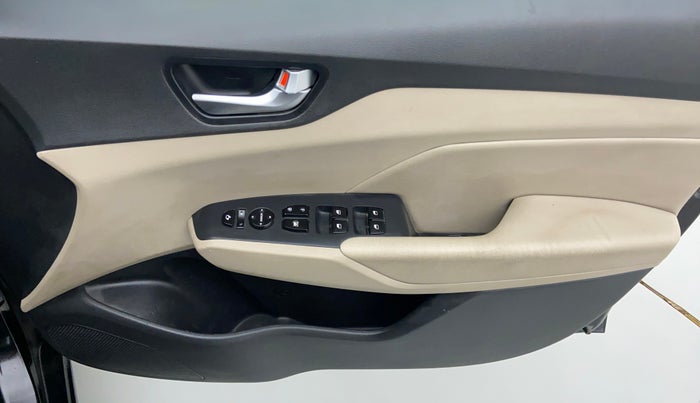 2018 Hyundai Verna 1.6 VTVT SX O, Petrol, Manual, 67,110 km, Driver Side Door Panels Control