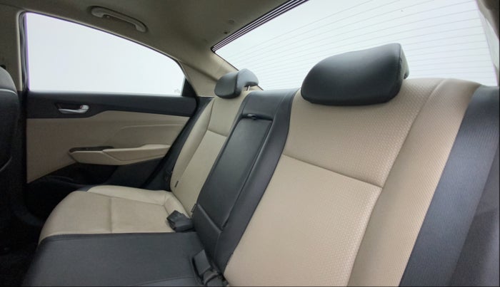 2018 Hyundai Verna 1.6 VTVT SX O, Petrol, Manual, 67,110 km, Right Side Rear Door Cabin