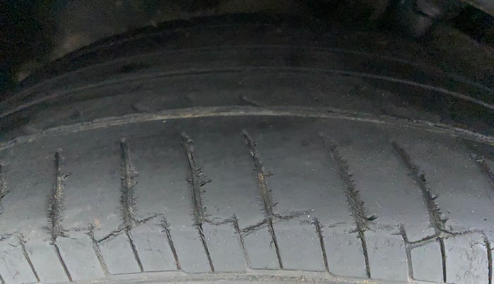 2018 Hyundai Verna 1.6 VTVT SX O, Petrol, Manual, 67,110 km, Left Front Tyre Tread