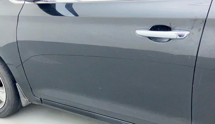 2018 Hyundai Verna 1.6 VTVT SX O, Petrol, Manual, 67,110 km, Front passenger door - Slightly dented