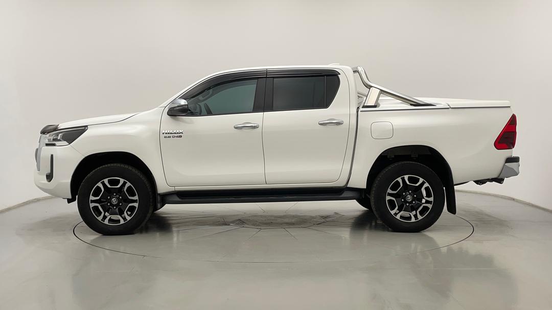2022 Toyota Hilux Sr5 (4x4), Automatic, 48090 km, Left Side View