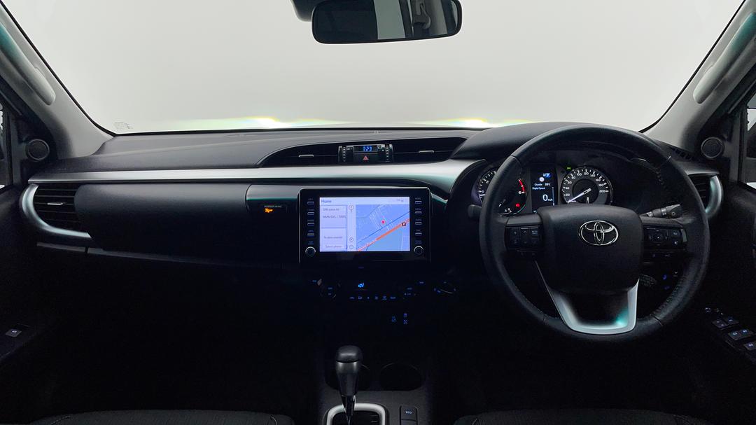 2022 Toyota Hilux Sr5 (4x4), Automatic, 48090 km, Dashboard View