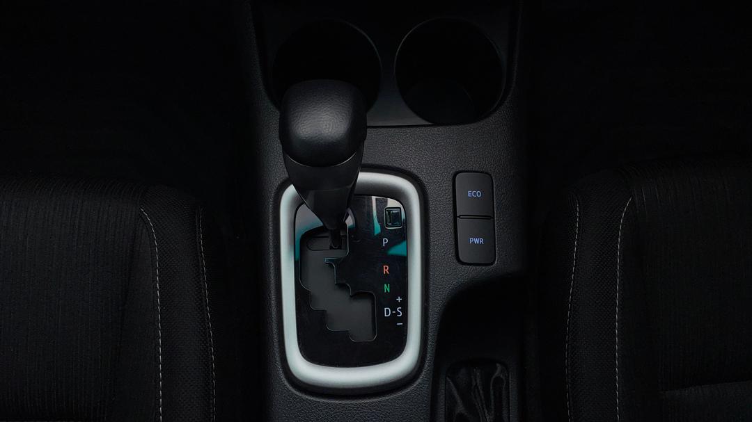 2022 Toyota Hilux Sr5 (4x4), Automatic, 48090 km, Gear Lever 