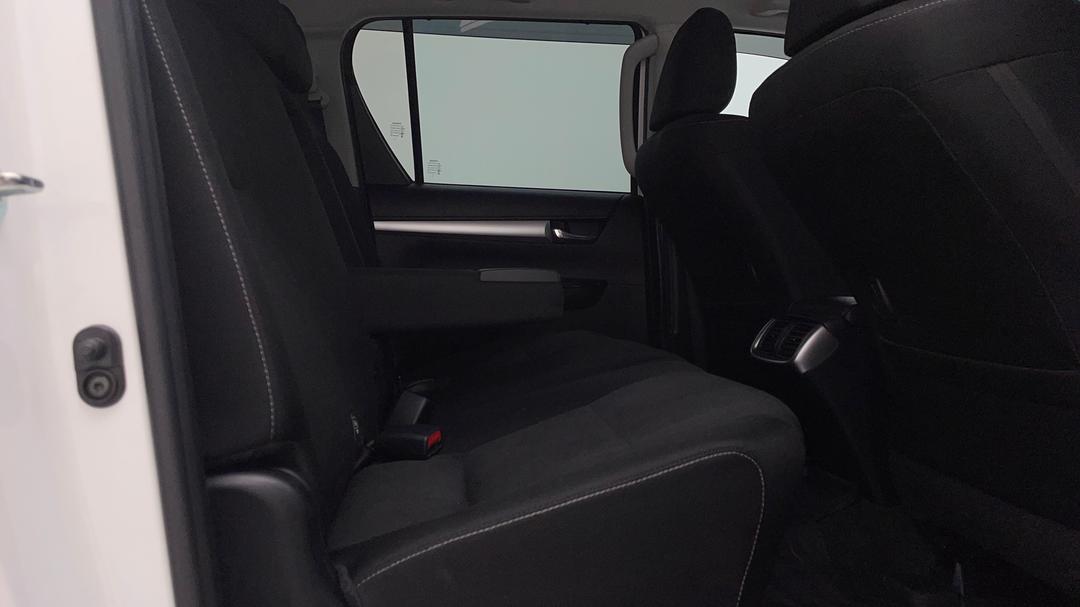 2022 Toyota Hilux Sr5 (4x4), Automatic, 48090 km, Right Side Rear Door Cabin View