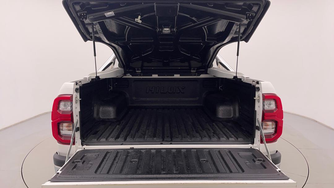 2022 Toyota Hilux Sr5 (4x4), Automatic, 48090 km, Boot Inside View