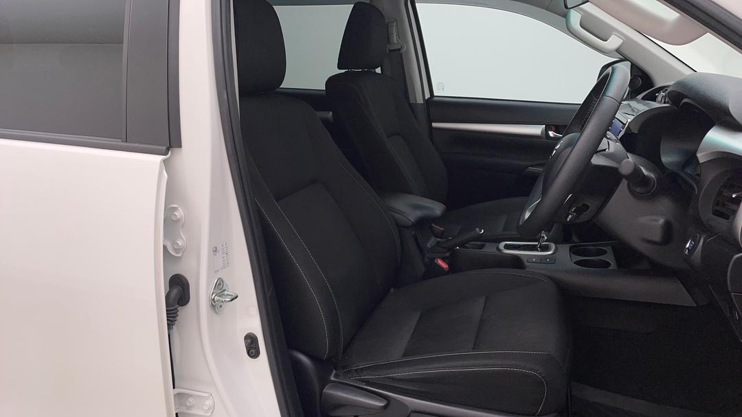 2022 Toyota Hilux Sr5 (4x4), Automatic, 48090 km, Right Side Front Door Cabin View