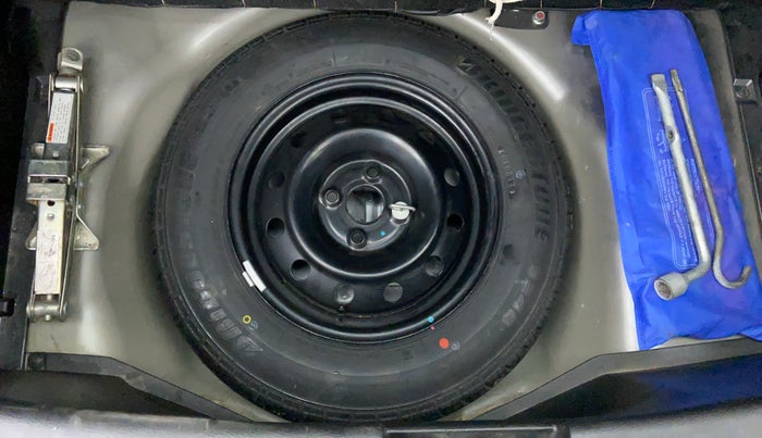 2014 Maruti Swift VXI D, Petrol, Manual, 17,908 km, Spare Tyre