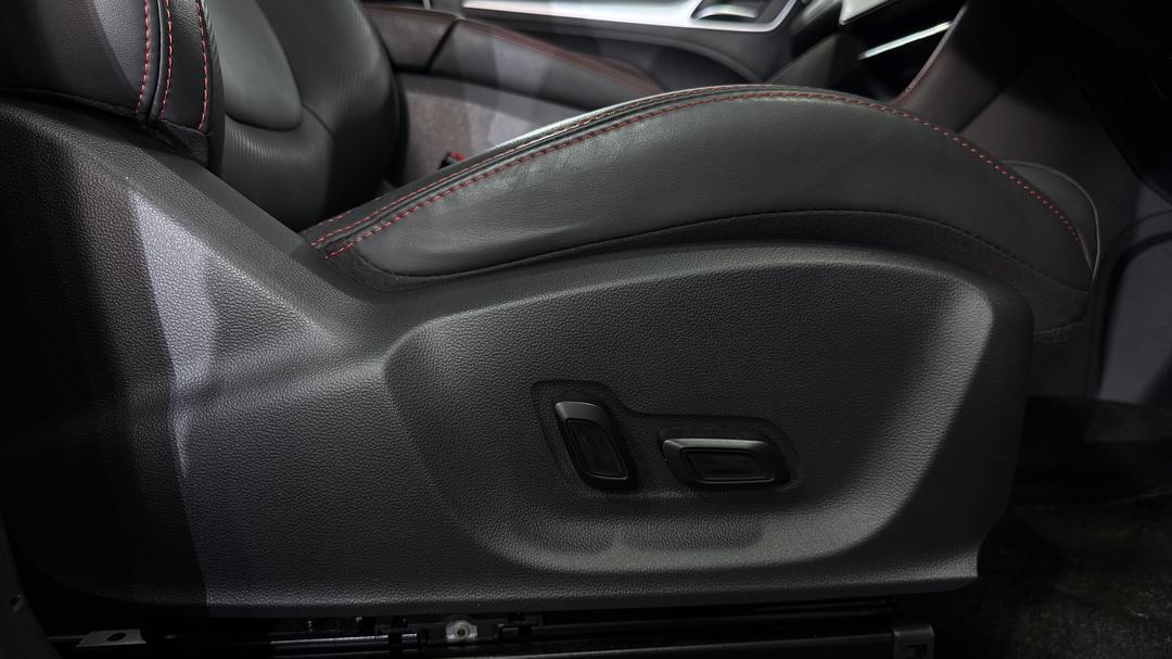 2022 MG ZS EV Essence, Automatic, 10996 km, Drivers Side Adjustment Panel