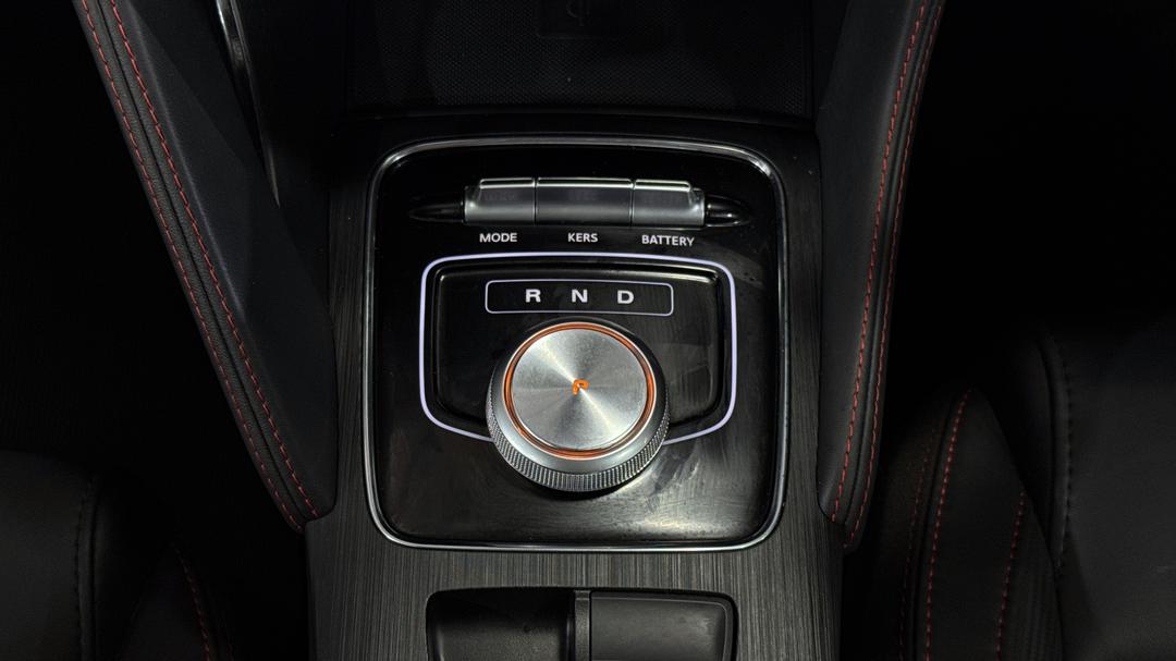 2022 MG ZS EV Essence, Automatic, 10996 km, Gear Lever 