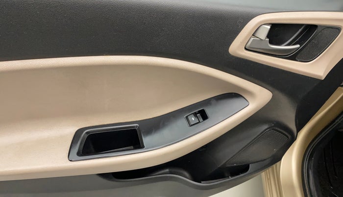 2015 Hyundai Elite i20 MAGNA 1.2, Petrol, Manual, 59,511 km, Left front window switch / handle - Switch/handle not functional