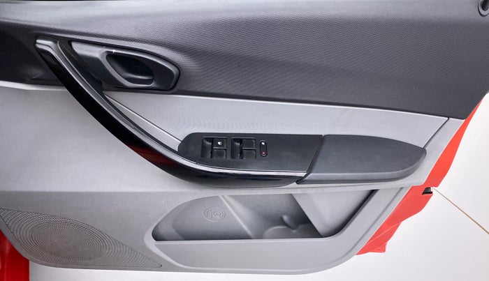 2020 Tata Tiago XT 1.2 REVOTRON, Petrol, Manual, 48,402 km, Driver Side Door Panels Control