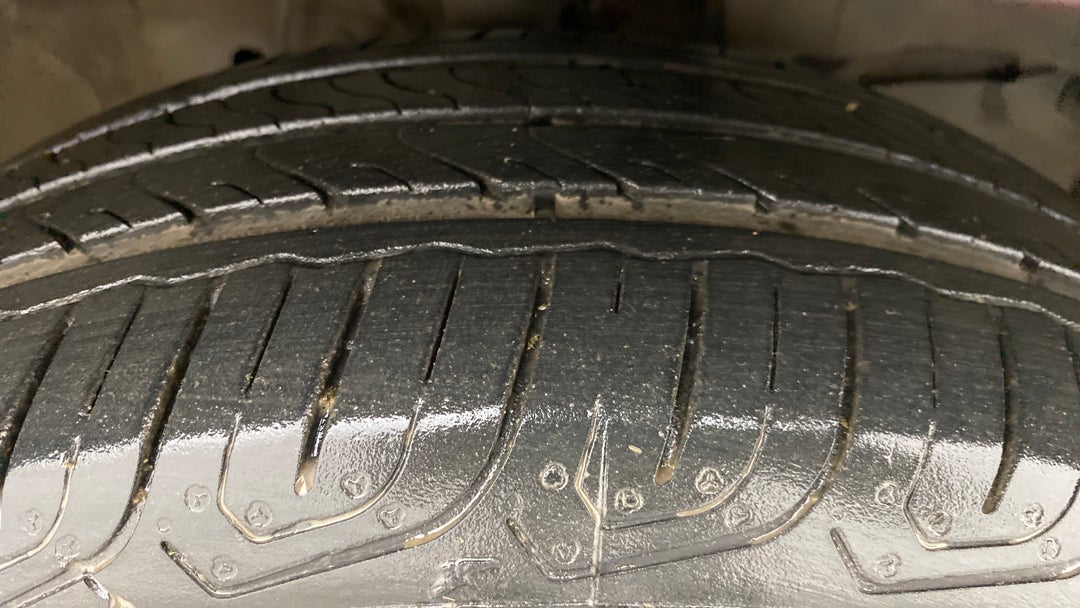Right Front Tyre Tread