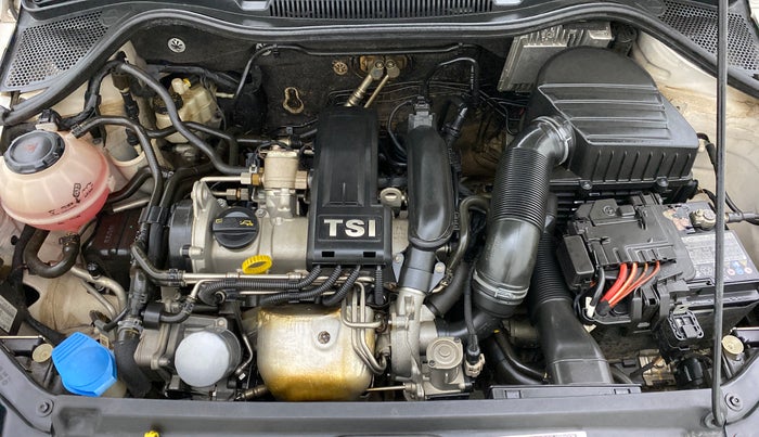 2017 Volkswagen Vento HIGHLINE 1.2 TSI AT, Petrol, Automatic, 30,530 km, Open Bonet