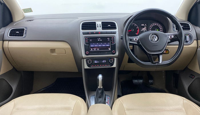 2017 Volkswagen Vento HIGHLINE 1.2 TSI AT, Petrol, Automatic, 30,530 km, Dashboard