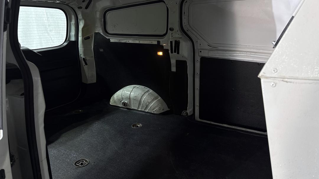 2021 LDV G10 Lift Door, Automatic, 92042 km, Right Side Rear Door Cabin View