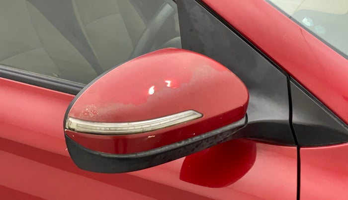 2015 Hyundai Elite i20 SPORTZ 1.2, Petrol, Manual, 1,19,879 km, Right rear-view mirror - Indicator light has minor damage