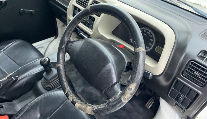 2018 Maruti Eeco 5 STR WITH AC PLUSHTR, Petrol, Manual, 90,177 km, Steering wheel - Steering cover is minor torn