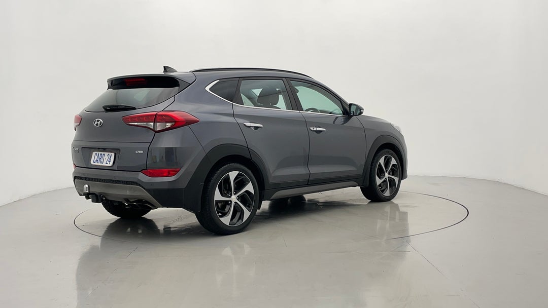 Right Back Diagonal (45- Degree) View