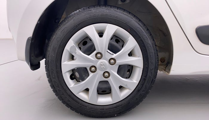 2016 Hyundai Grand i10 SPORTZ 1.2 KAPPA VTVT, Petrol, Manual, 42,484 km, Right Rear Wheel