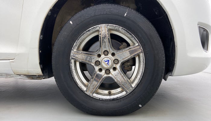 2011 Maruti Swift VDI, Diesel, Manual, 1,56,985 km, Right Front Wheel