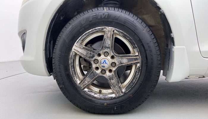 2011 Maruti Swift VDI, Diesel, Manual, 1,56,985 km, Left Front Wheel