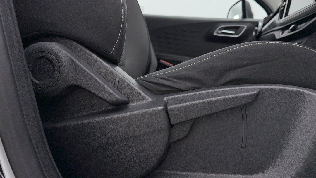 2019 MG Mg3 Auto Core, Automatic, 32243 km, Drivers Side Adjustment Panel